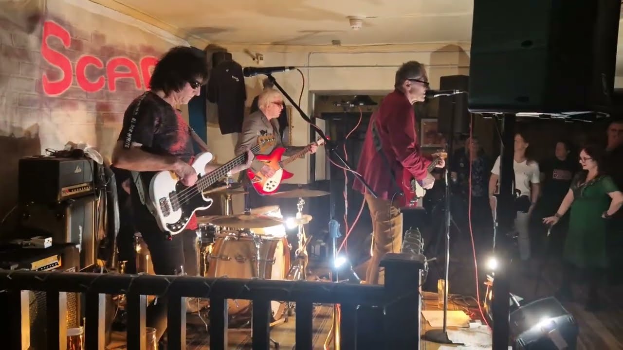 Watching the Detectives (Elvis Costello Cover) - Scam 69 [UK Live]