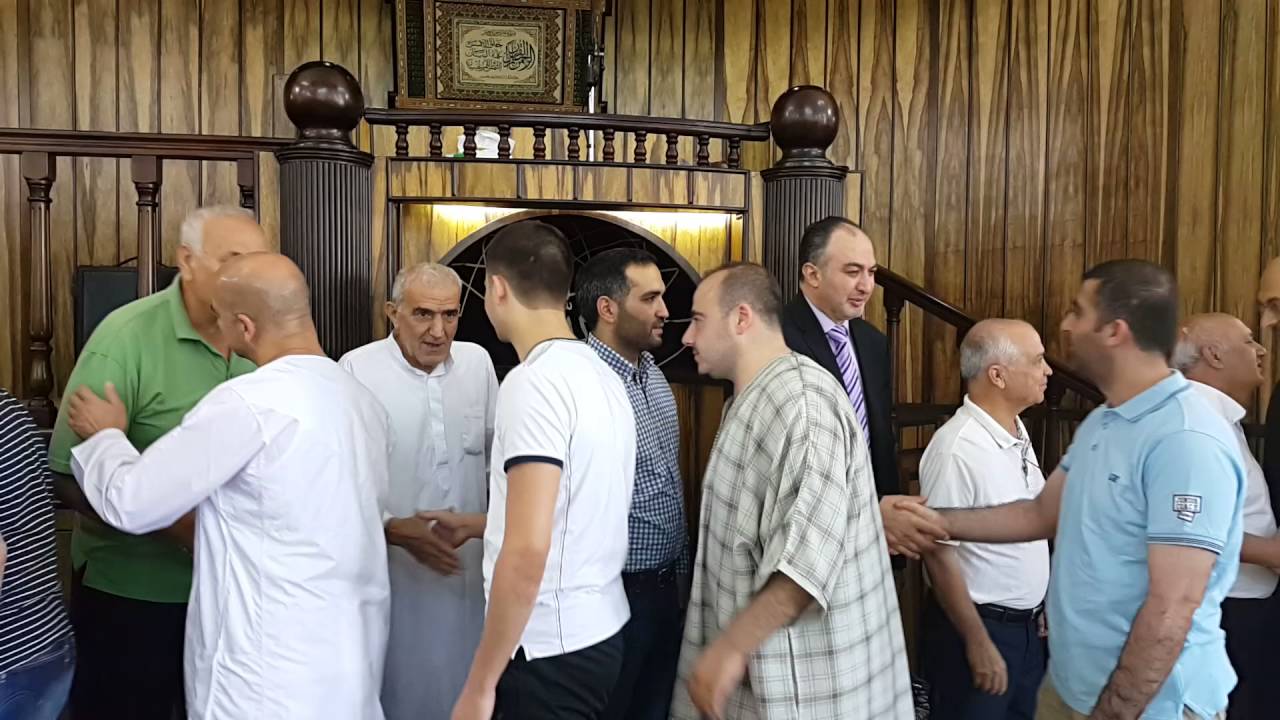 السلام عليكم ورحمة الله وبركاته نتقبل التهاني بحلول  عيدالفطر السعيد بمسجد الرحمن بعد صلاة العيد مع