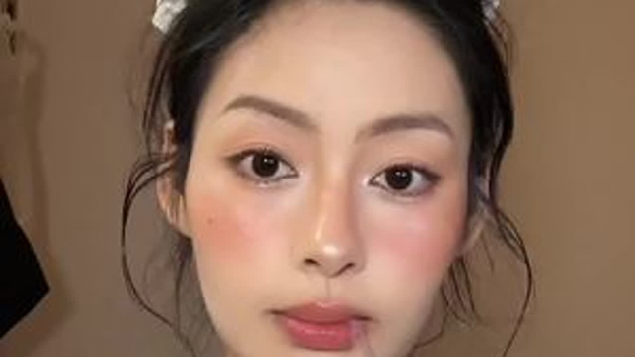 #妆教 #方圆脸妆容 #夏日清透妆 蜜瓜色也太适合夏天了吧