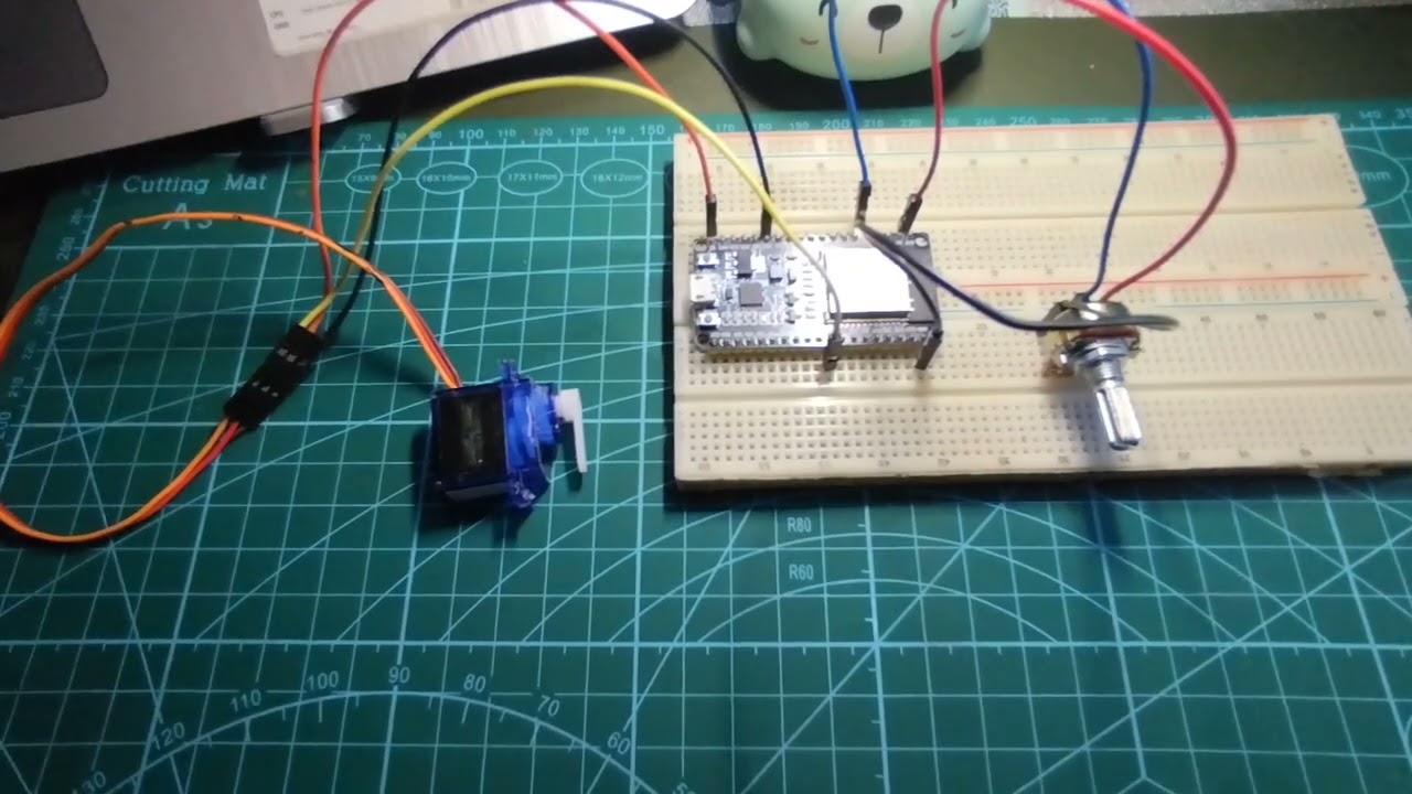 ESP32  - Servo Motor controlled using Potentiometer