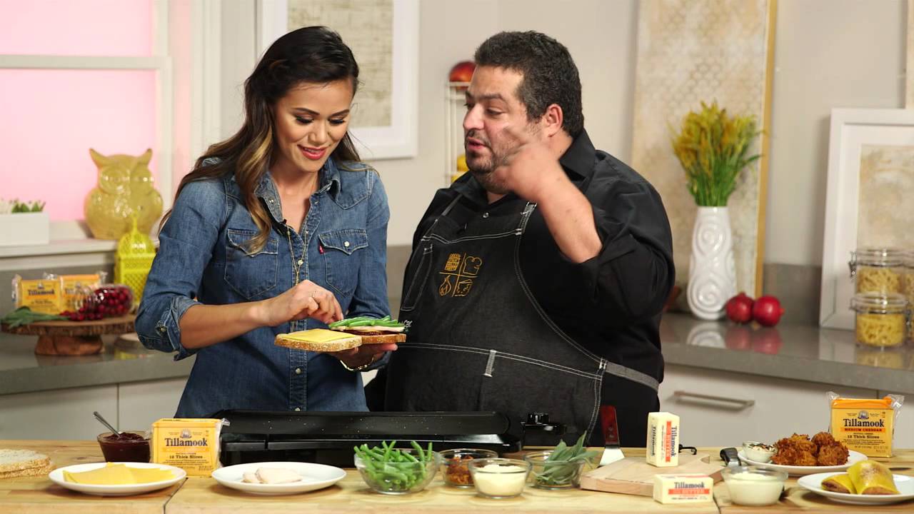 How to Make a Grilled Cheese Sandwich With Thanksgiving Leftovers