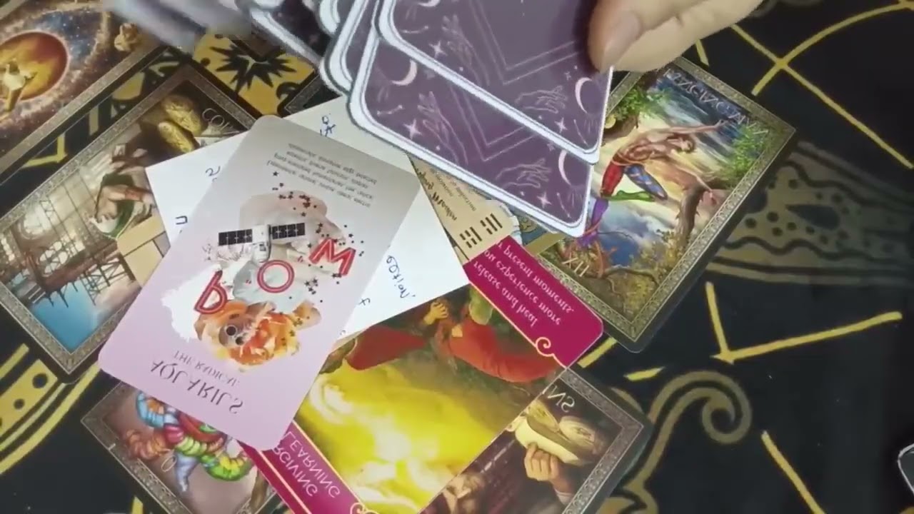 اختر كارت مين اللي هتقابله قريب هتشوفه فين وليه هتتقابلو الانطباع الاول وبيدور ع ايه ومصير العلاقه