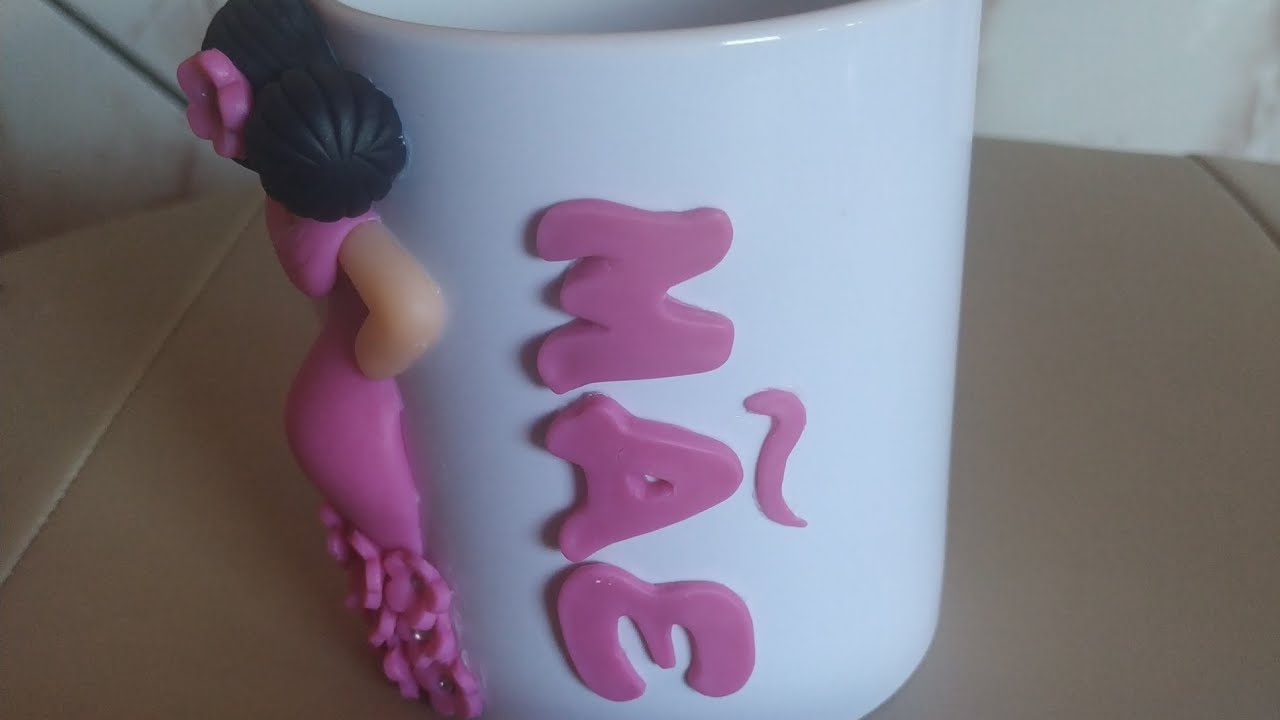 Caneca para dias das mães com biscuit
