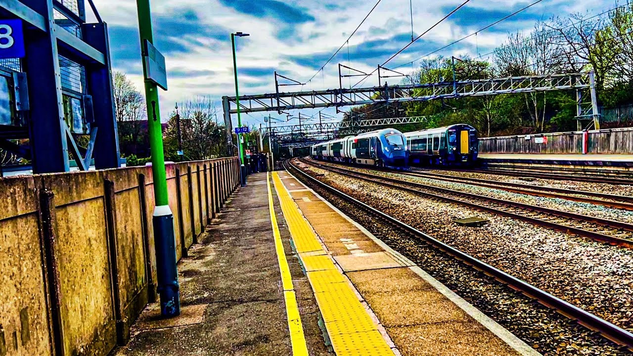 Trains at Tamworth (includes class 150 + 90s)(Tones+other trainspotters)(WCML)