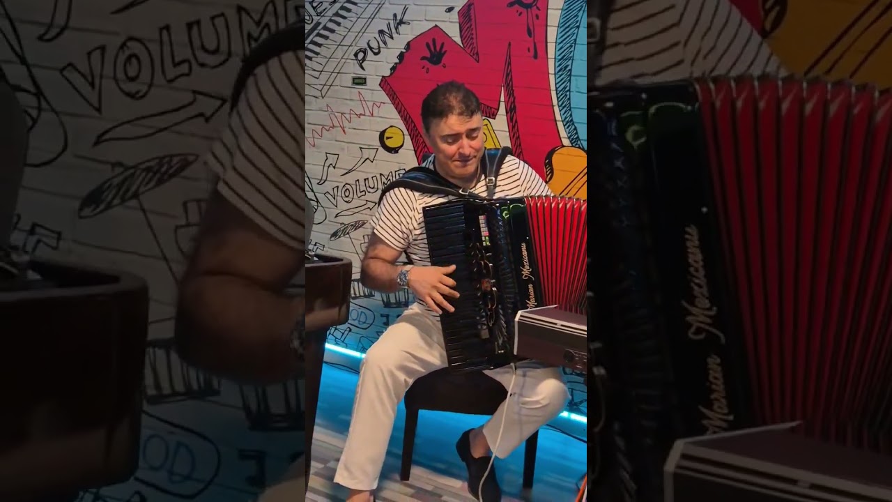 Marian Mexicanu la o mica repetitie cu formatia