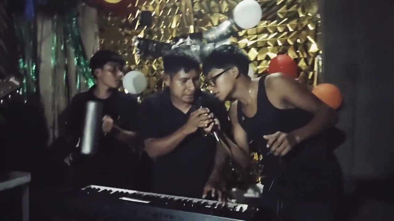 Son los teclados.. SANGURITO LOCO 2025