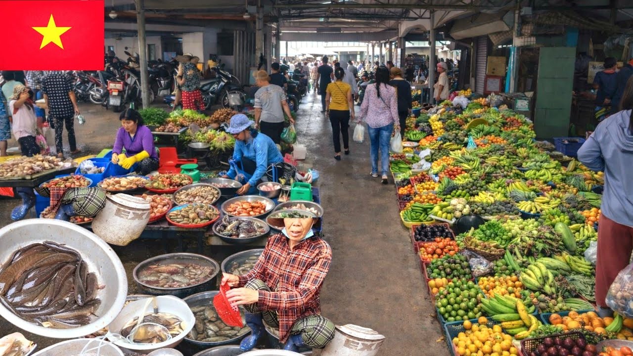 Vietnam Traditional Market 🇻🇳 | Exploring Phu Lam Market, Phu Yen, Fresh Seafood & Local Life | 4K