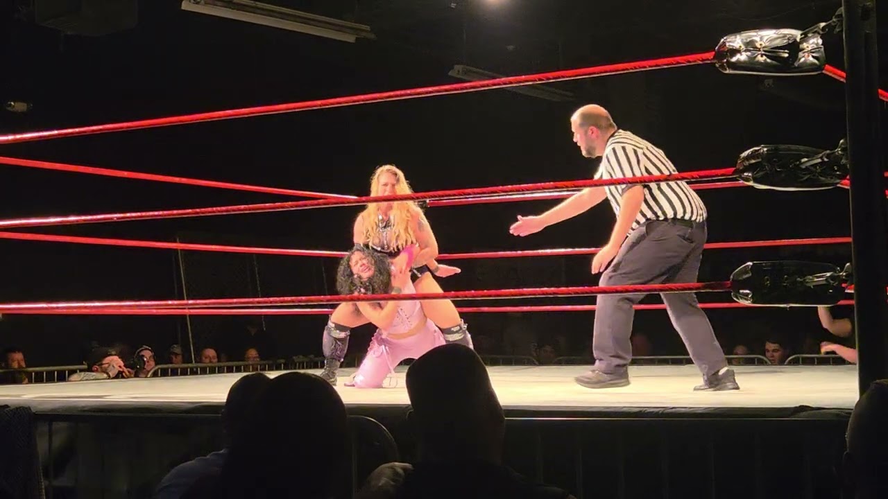 Lu lu La Reina vs Tina San Antonio at Rising Stars Oct 4 2025 