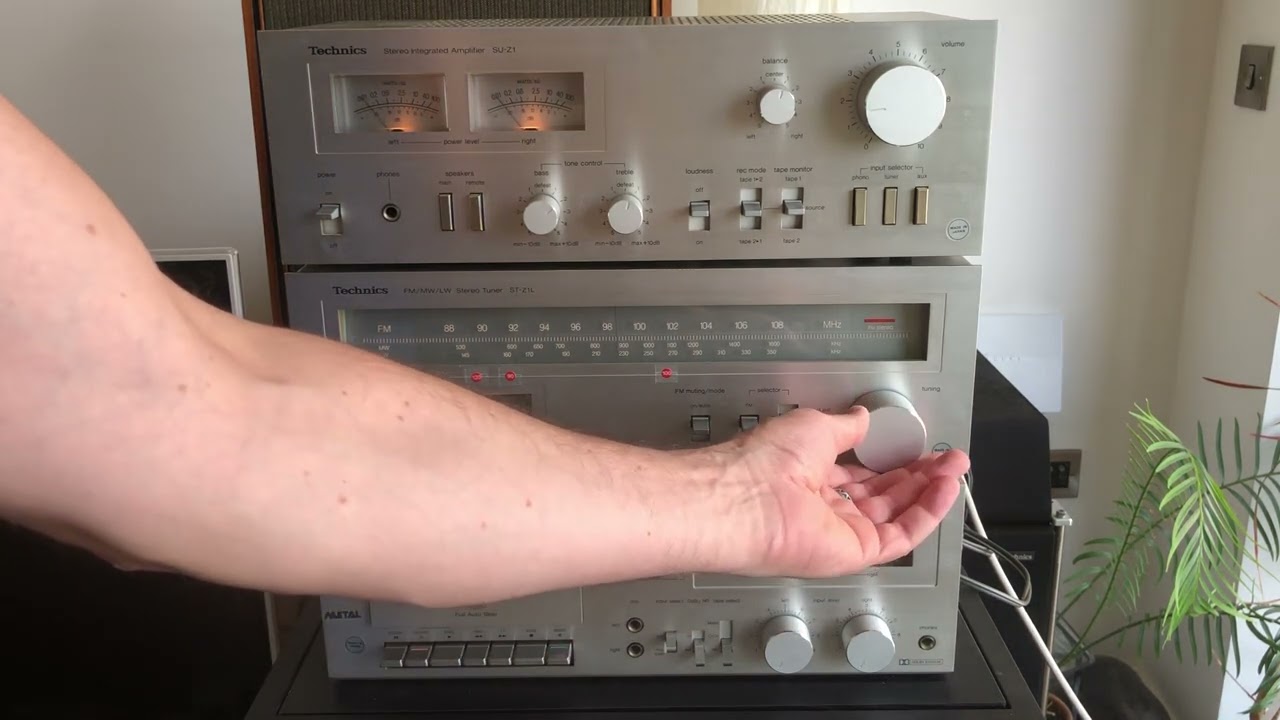 Vintage Technics HiFi set, Amplifier Su-Z1, Tuner ST-Z1L, Cassette Deck RS-M5. @FunwithVintageHiFi