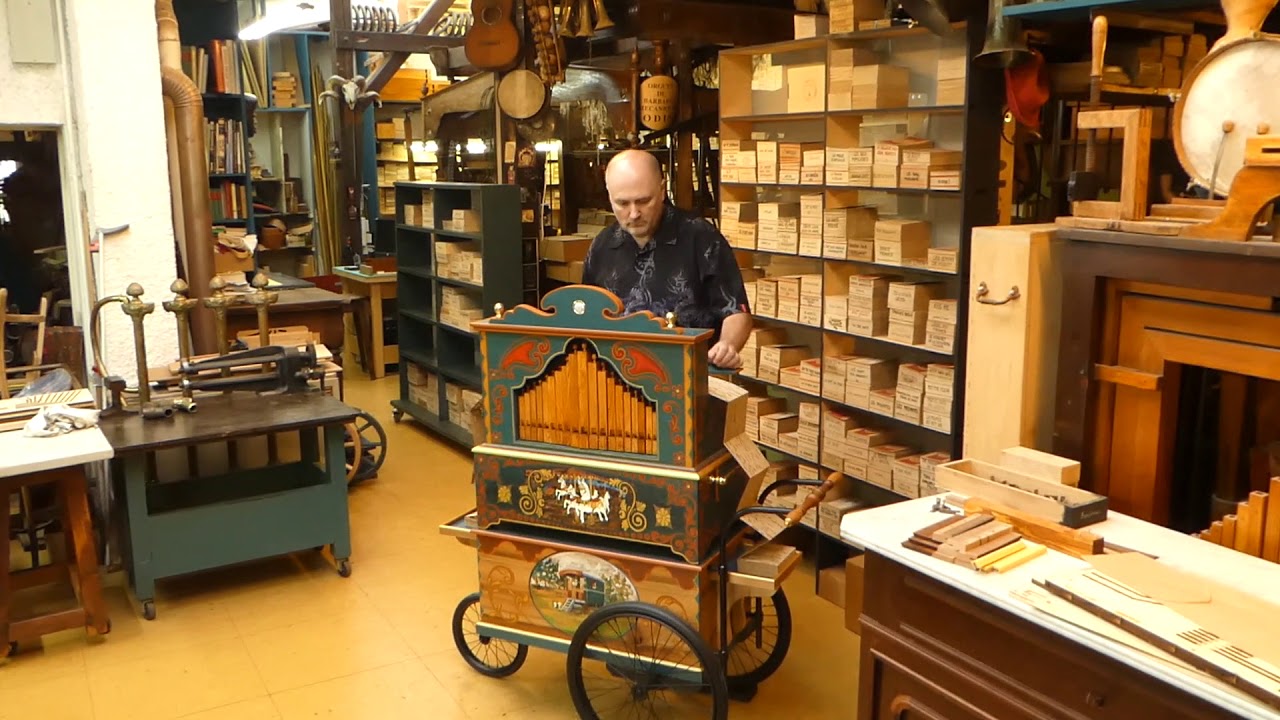 Johnny Be Good à l' Orgue de barbarie Odin