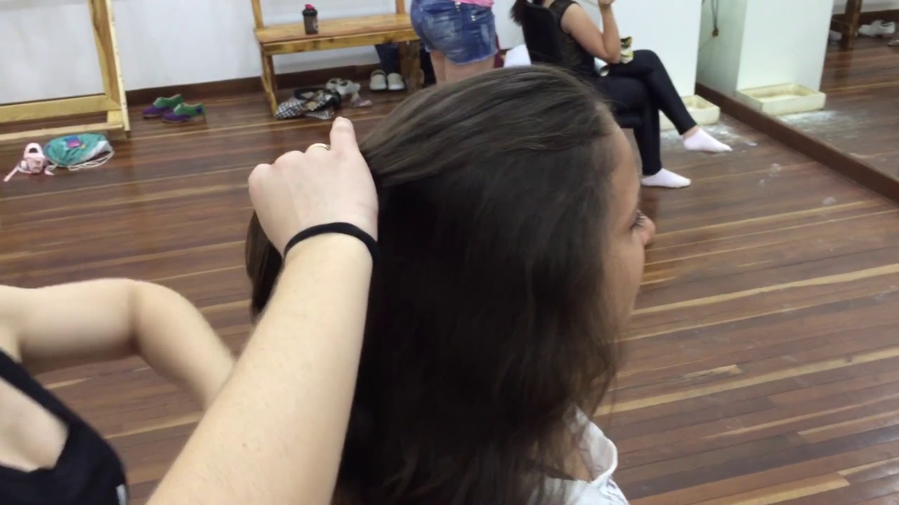 Como fazer uma trança embutida no cabelo - Ballet Allure