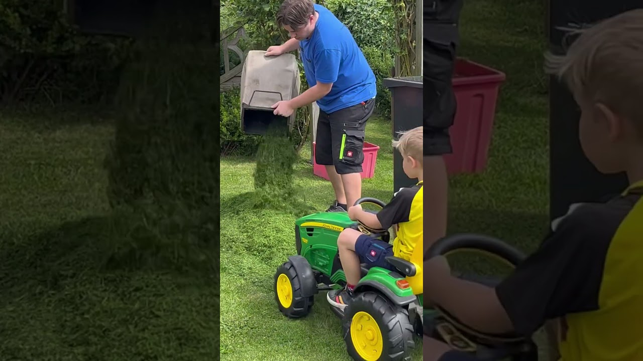 Rasenm&auml;hen, Silo machen mit dem John Deere Kids Traktor 🚜 #fedaction #fedshelly