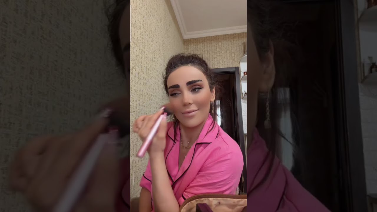 Nərmin canlıda bəzənib işə gedir😃