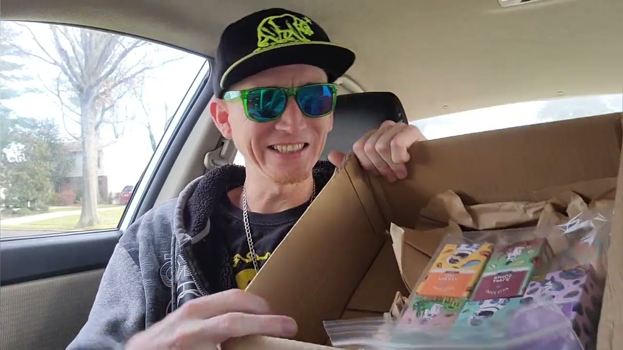Unboxing New Disposables From Space Club