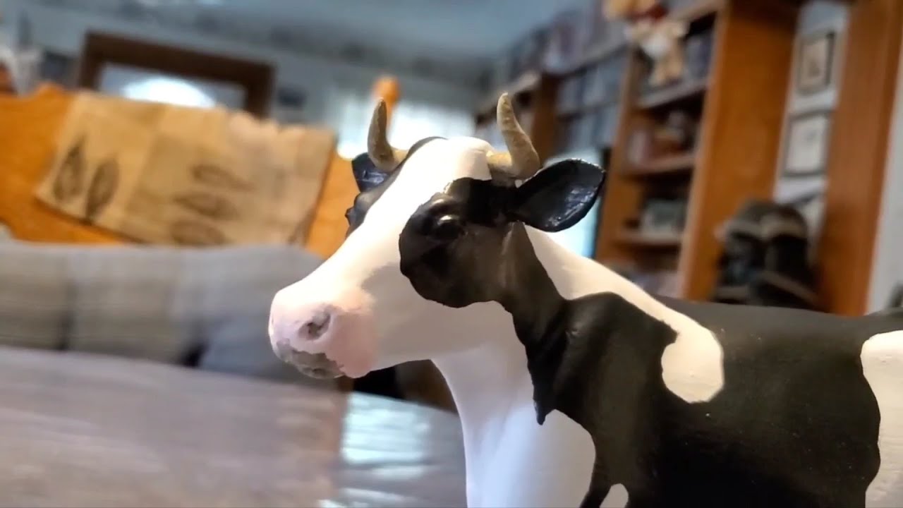 Daddy Prints a Cow on His New 3D Printer!