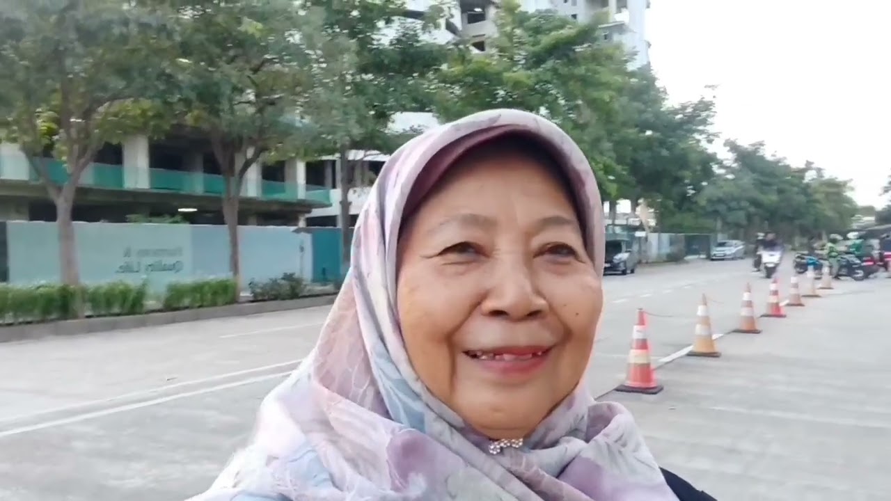 PERJALANAN MALAM KE SURABAYA NAIK BIS SLEPPER, YUK ...  IKUTI KESERUANNYA.