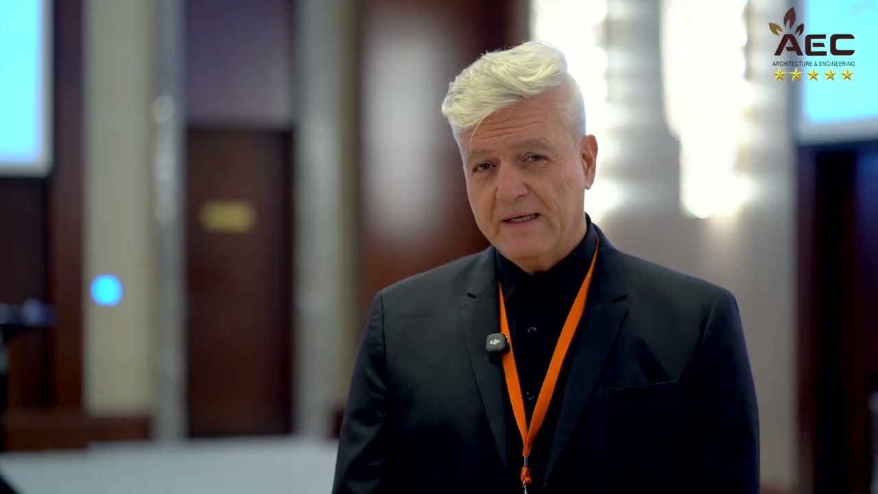 الدكتور ماسيمواعلى هامش الملتقى الهندسي الرابع الذي نظمه مكتب التراث العمراني للاستشارات الهندسية