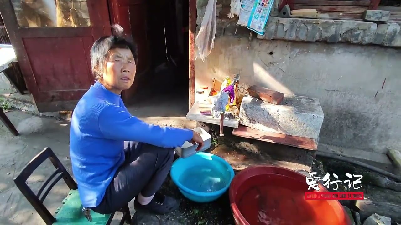 墨冲遇到火车站老工人，退休了不愿意回去，就留在老车站 #铁路 #黔桂铁路