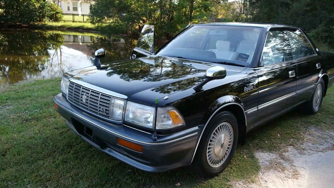 Toyota Crown Royal Saloon G UZS131 V8 1989 года выпуска, праворульный.