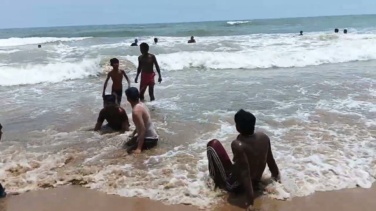 #bay of bengal#puri beach #full masti#odihsa#india