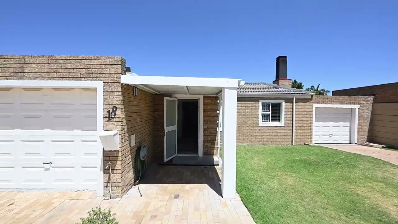 R2,595,000 | 3 Bedroom House For Sale in Protea Heights | RED2761