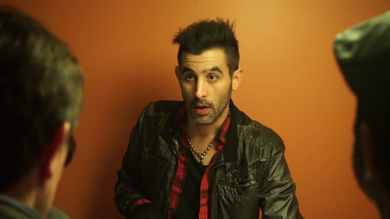 EL SKETCH EN TVR - AMIGOS TROLLS