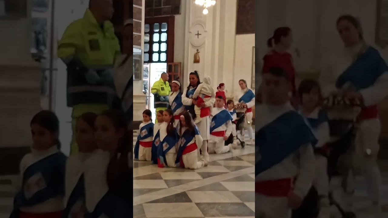 ENTRATA DEI BATTENTI AL SANTUARIO MADONNA DELL'ARCO PASQUA 2024