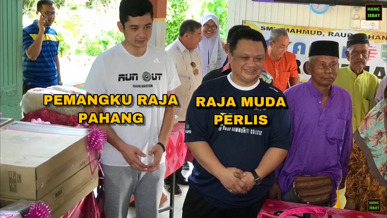 PEMANGKU RAJA PAHANG & RAJA MUDA PERLIS KURNIA SUMBANGAN KEPADA WARGA EMAS