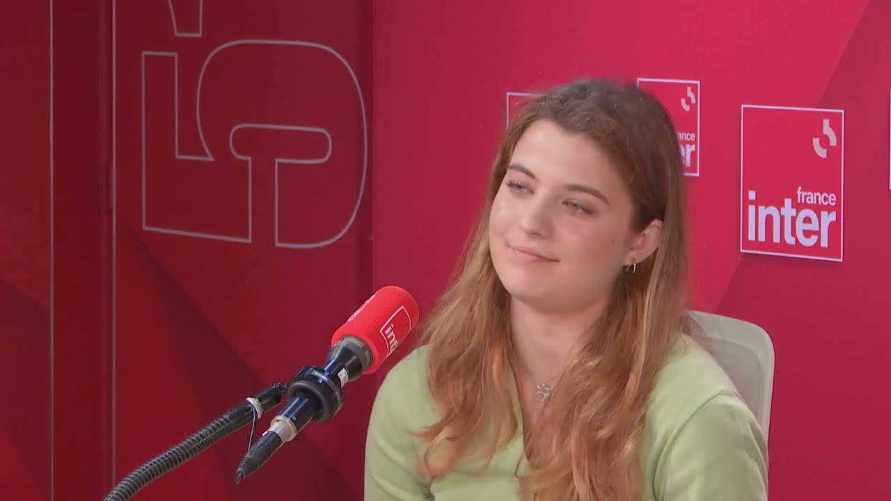 Le candidat Raphaël Glucksmann répond aux jeunes électeurs