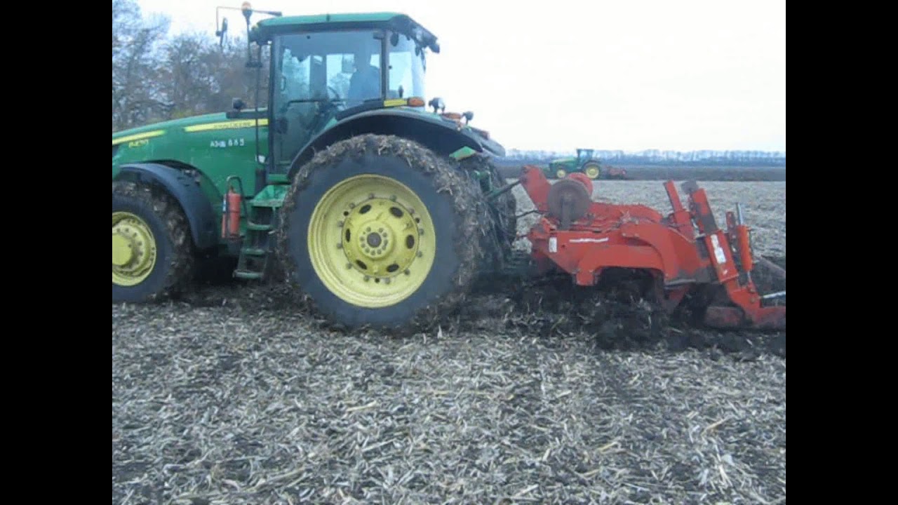 Тракторы John Deere  8430 и 8310R с чизелями GASPARDO