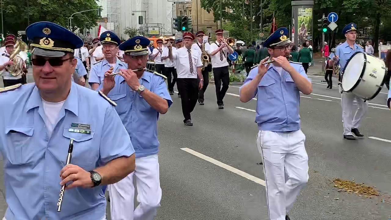 Schützenfest Düsseldorf 2019 - 14. Juli - Ausschnitte des Festumzuges - viele Pferde/many horses