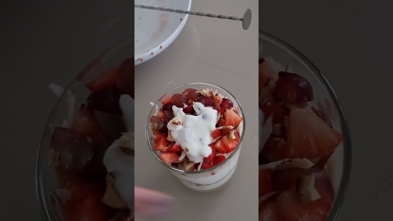 How To Make Fruit Parfait-Quick And Healthy Fruit Yogurt Parfait #shorts
