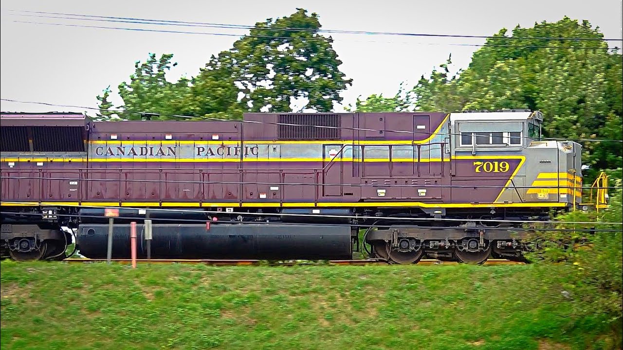 CP Heritage Unit 7019 Leading Q166 Train