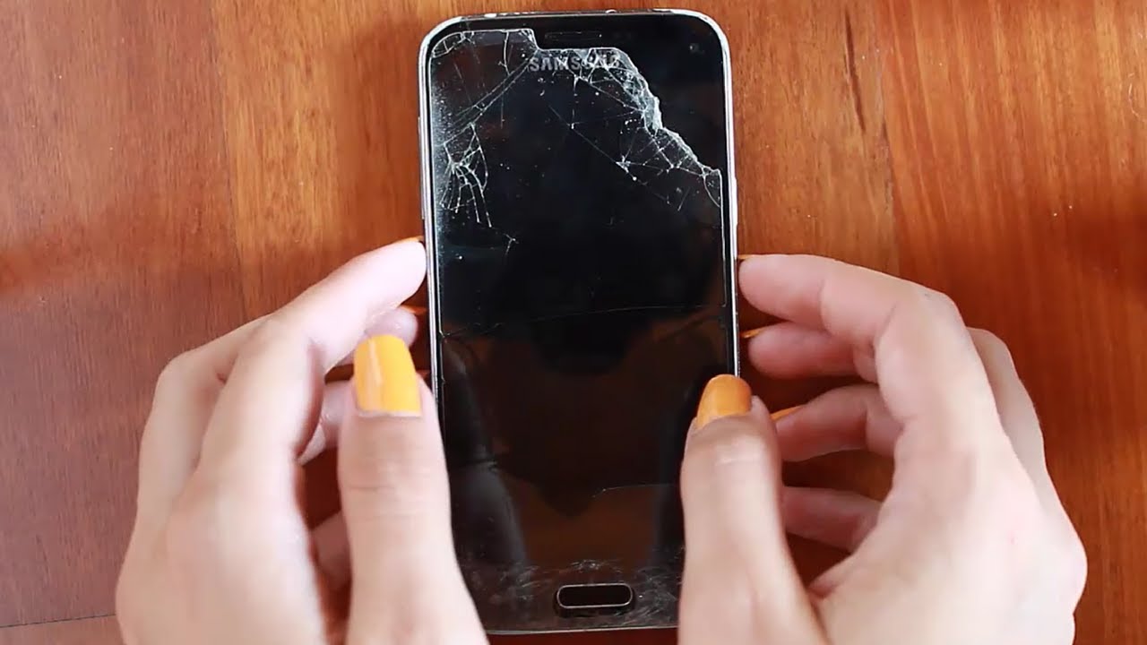 ASMR ITA What's on my (DESTROYED!) phone?
