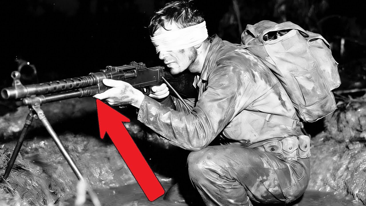 當這位「雙目失明」的機槍手慘遭800日軍衝鋒時——是如何以一敵百並完成200擊殺？真相驚人...