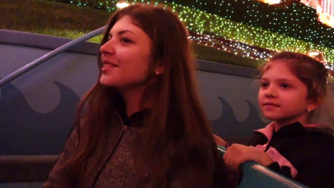 It's a Small World Holiday: Christmas Overlay - Disneyland park Complete ride through POV 2016