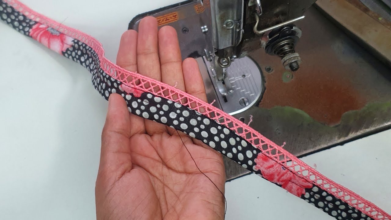 Kurti के चाक/ Slit पर जालीदार Lace लगा कर बनाएं बेहद ख़ूबसूरत Design / Latest Kurti Design