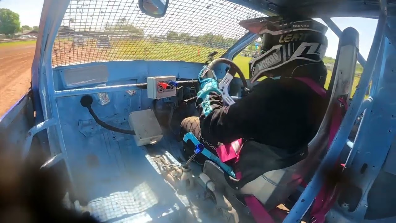 Cwmdu Autograss - Class 1 - On-board NW6 Dylan Tyrrell