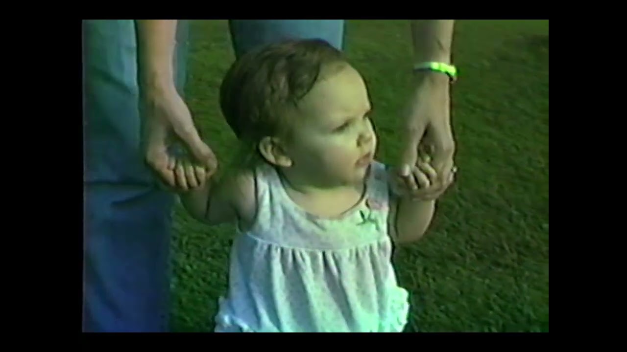 Leslie Walking / 1983