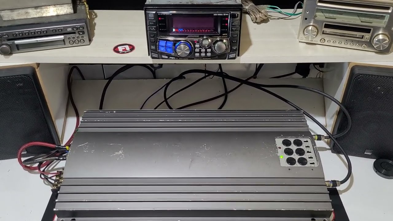 Alpine MDA-W966J + AURA MR 4150Q