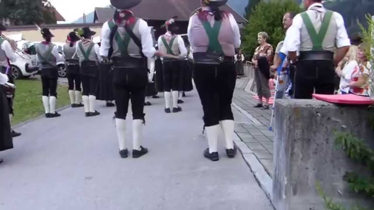 MK Schlaiten beim Aufmarsch zum Konzert in Ainet 2015