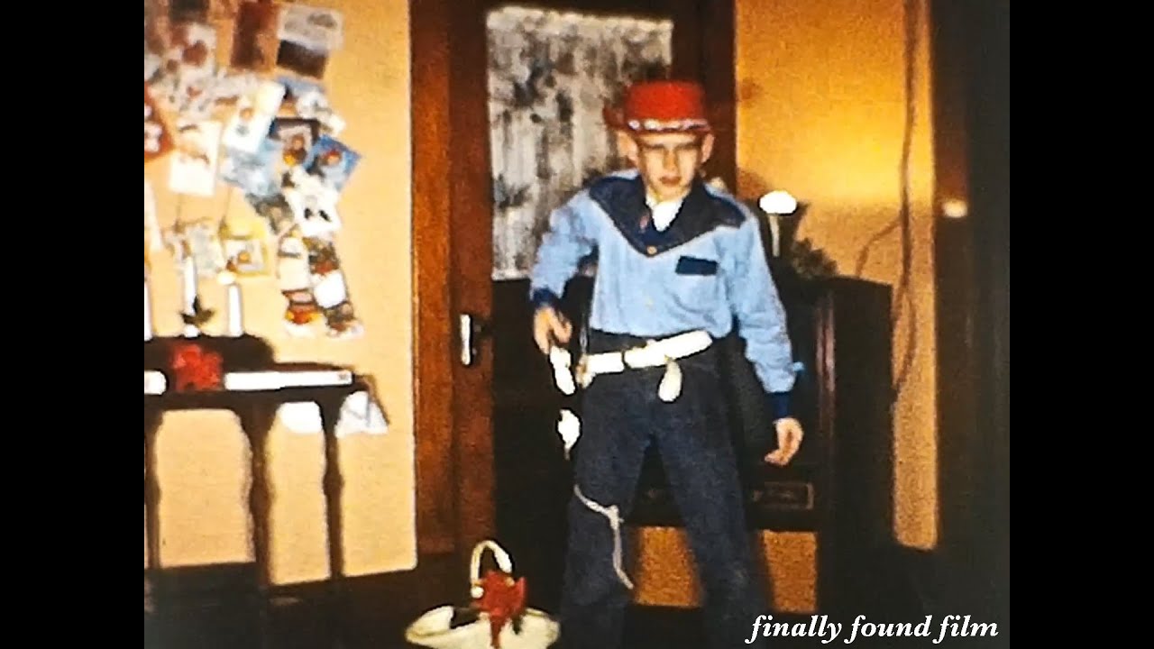 Vintage 1959 Christmas Eve & Day home movie clip 1950s cowboy doll fruit basket money Beeler family?