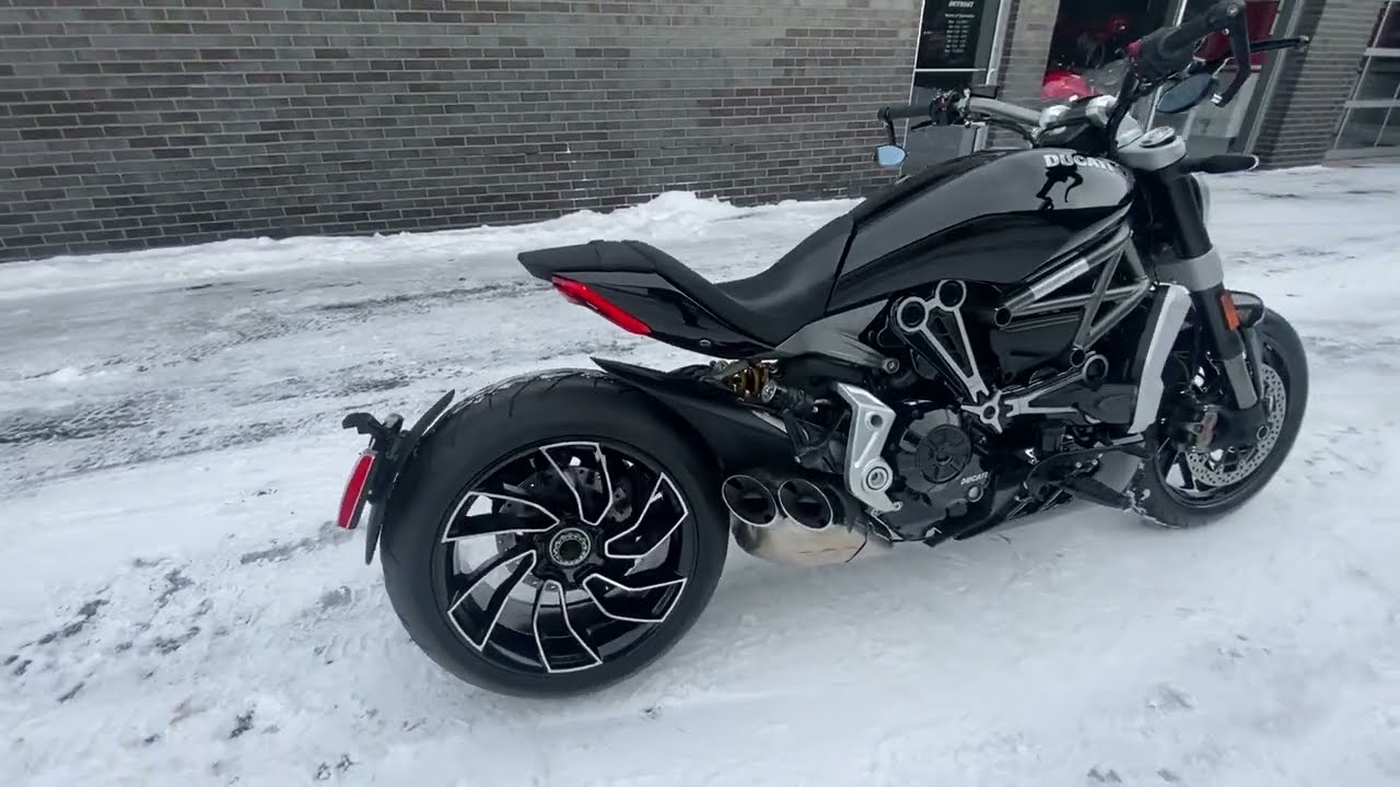Walk around of a 2016 Ducati XDiavel S