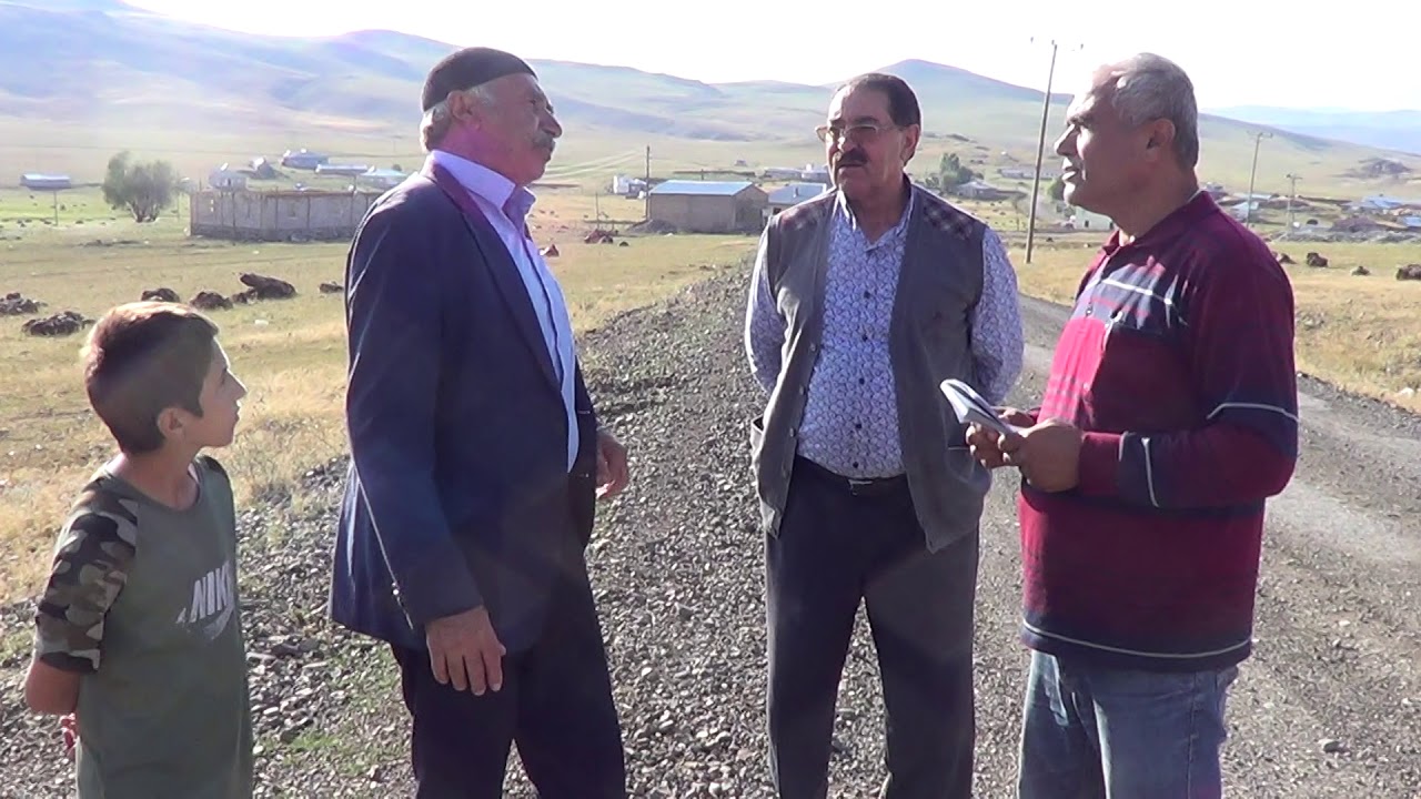 TEKMAN İLÇESİ GÖKOĞLAN  MAHALLESİ MUHTARI M.HALİT İBA GRUP YOLUMUZ ASFALTLANMALI