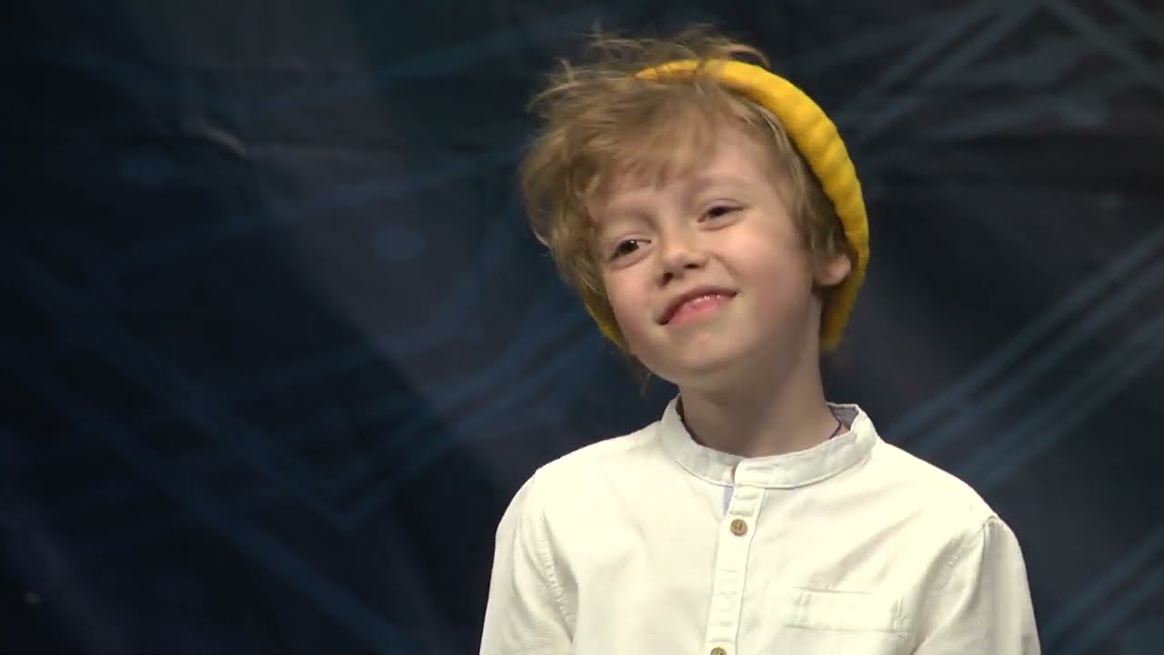 Миша Румянцев,  8 лет. 
