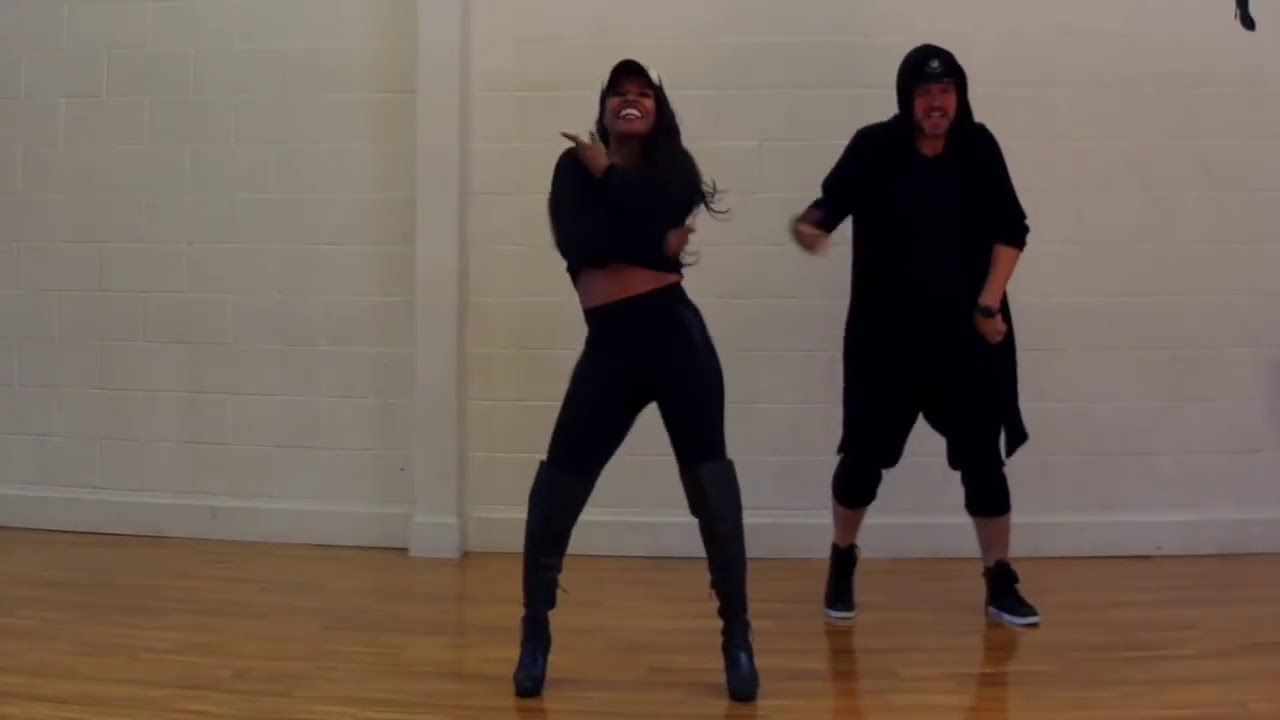 Keesha Sharp & Brad dancing to 