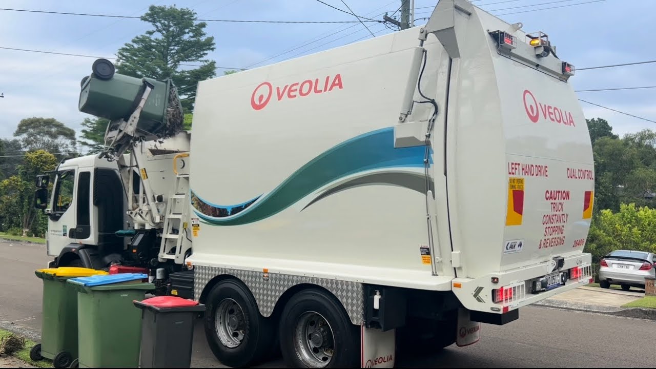 Ku-ring-Gai Green Waste | 26406 - One Of The Newer Volvos