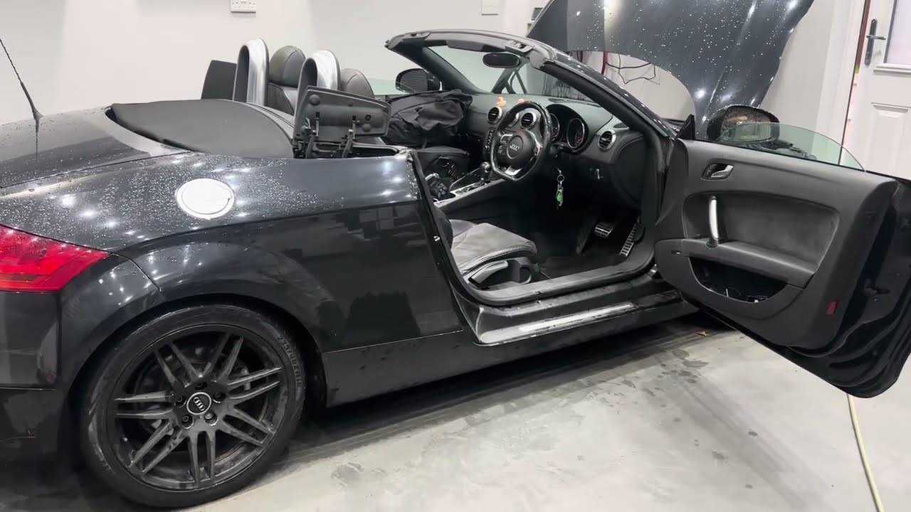 Audi TT (8J) — как прочистить засорившиеся водостоки на крыше