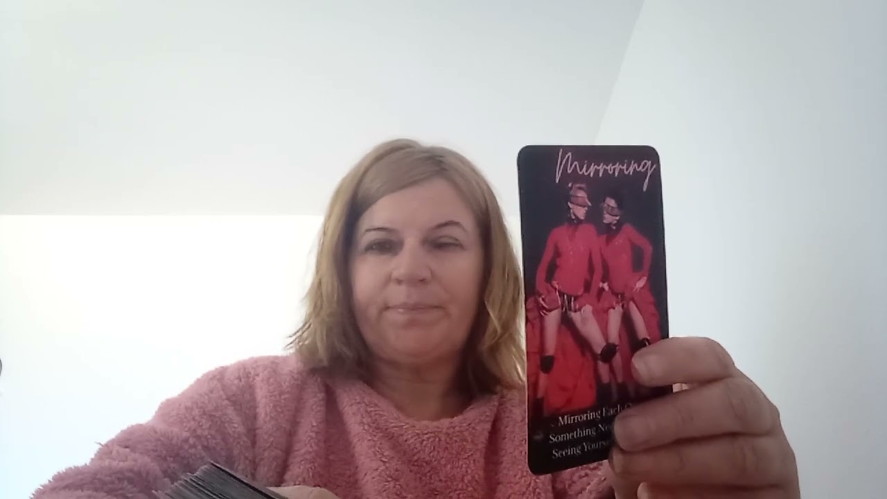 Azi, le-a aratat poza cu tine prietenilor sai si totul s-a schimbat!!...