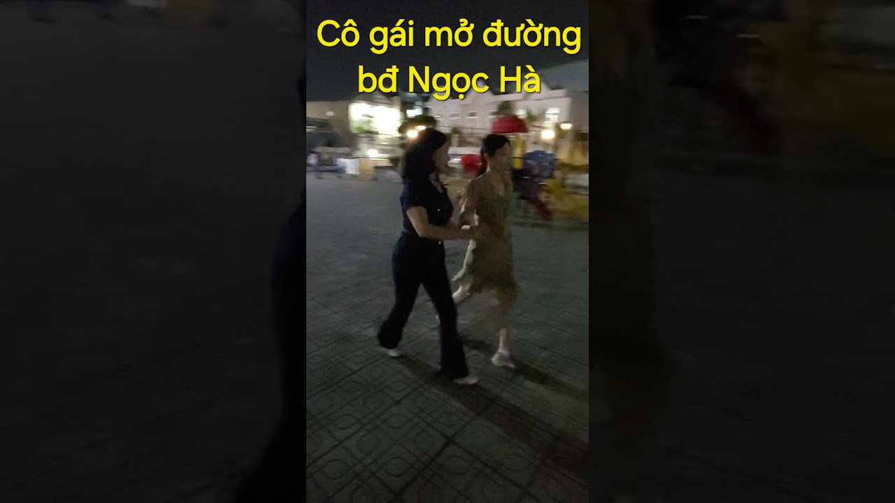 Cô gái mở đường bđ Ngọc Hà